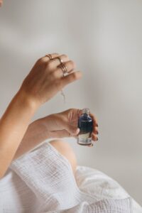Møt Niacinamid: Vitaminet som løser alle dine hudproblemer